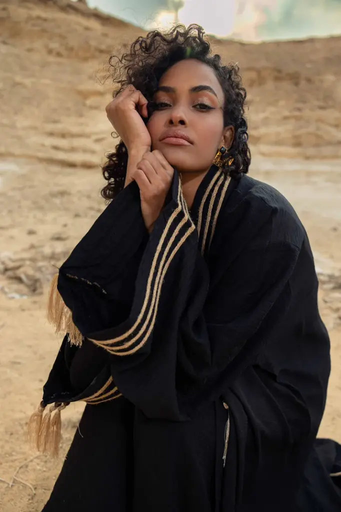  Chic Wool Striped Kaftan 