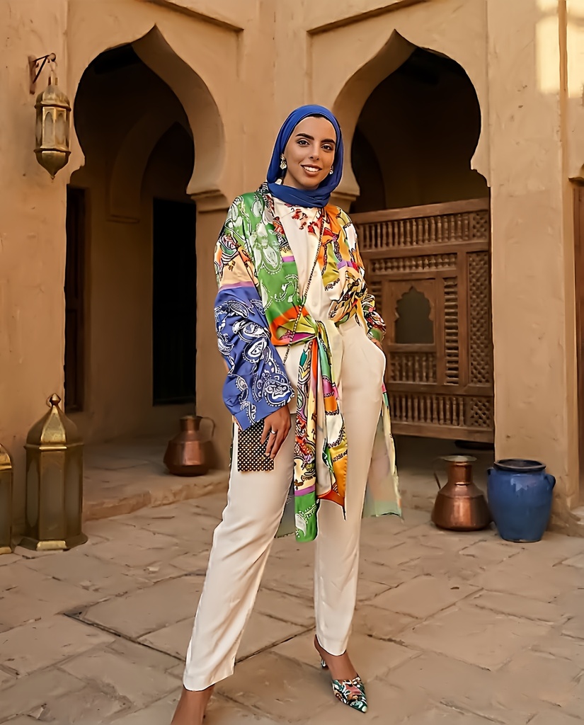 Vibrant Chain Pattern Suit