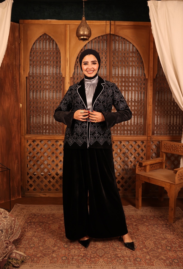  Arabesque Embroidered Velvet Jacket