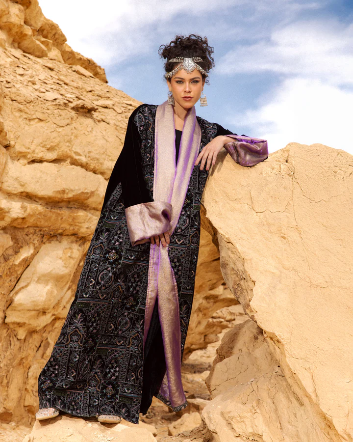 Metallic Collar Embroidered Velvet Kaftan
