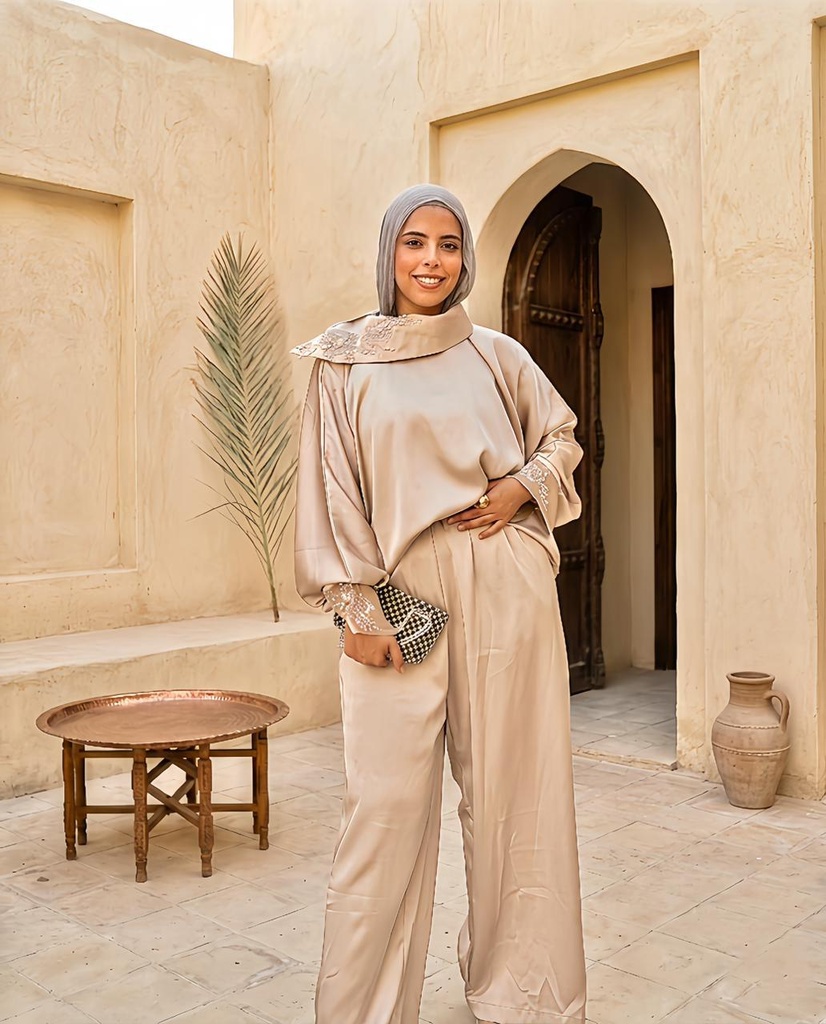 Collar Embroidered Satin Suit