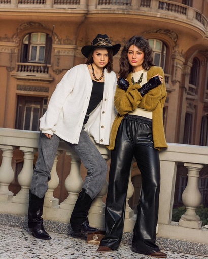 Short Knit Buttoned Kimono