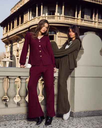 Textured Buttoned Suit